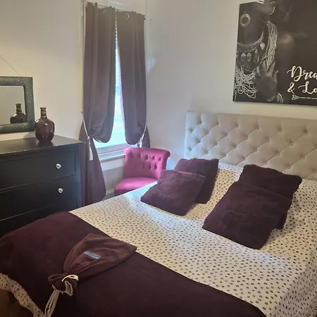 Proche De La Cité De L'espace