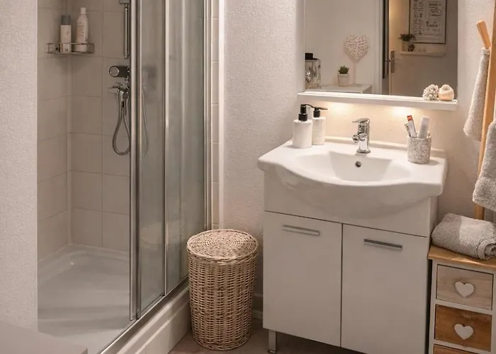 Grand Avec Parking Gratuit Proche De La Cite De L'espace *